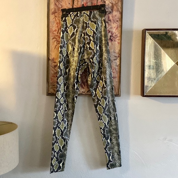 NWT COMMANDO SNAKE PRINT FAUX LEATHER LEGGINGS HIGH WAIST SLIMMING SIZE XS - Picture 9 of 16
